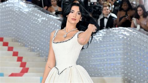 TikToker Recreates Dua Lipa's Vintage Chanel Met Gala Dress 